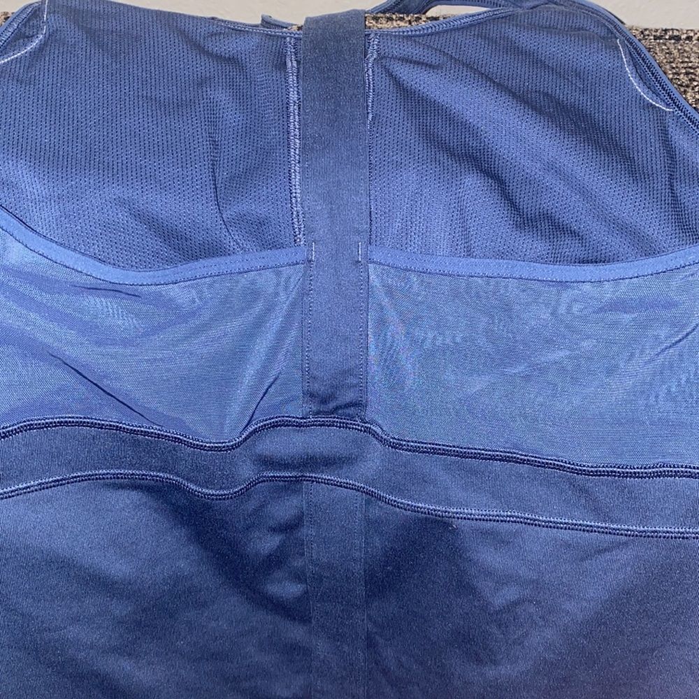 ✨ Athleta runner built In Bra Racerback Workout Tank Top✨ - Picture 5 of 5
